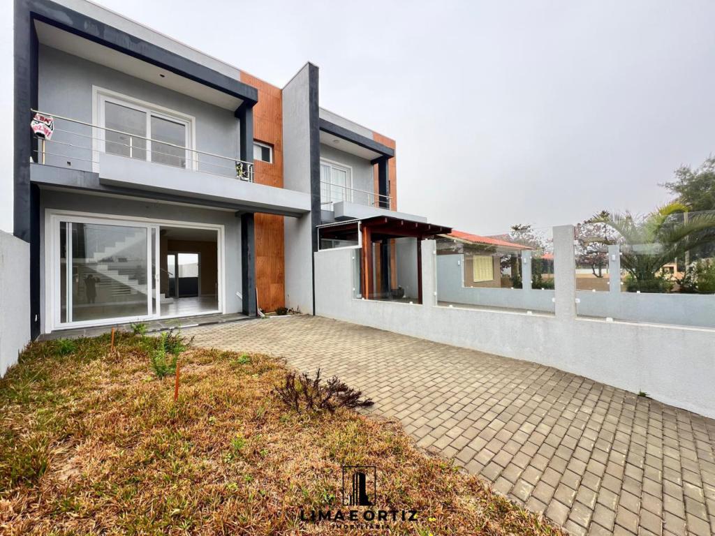 Casa/Sobrado 04 Dormitórios