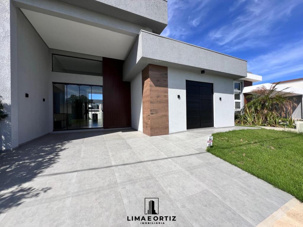 Casa 04 Suítes em Condomínio fechado