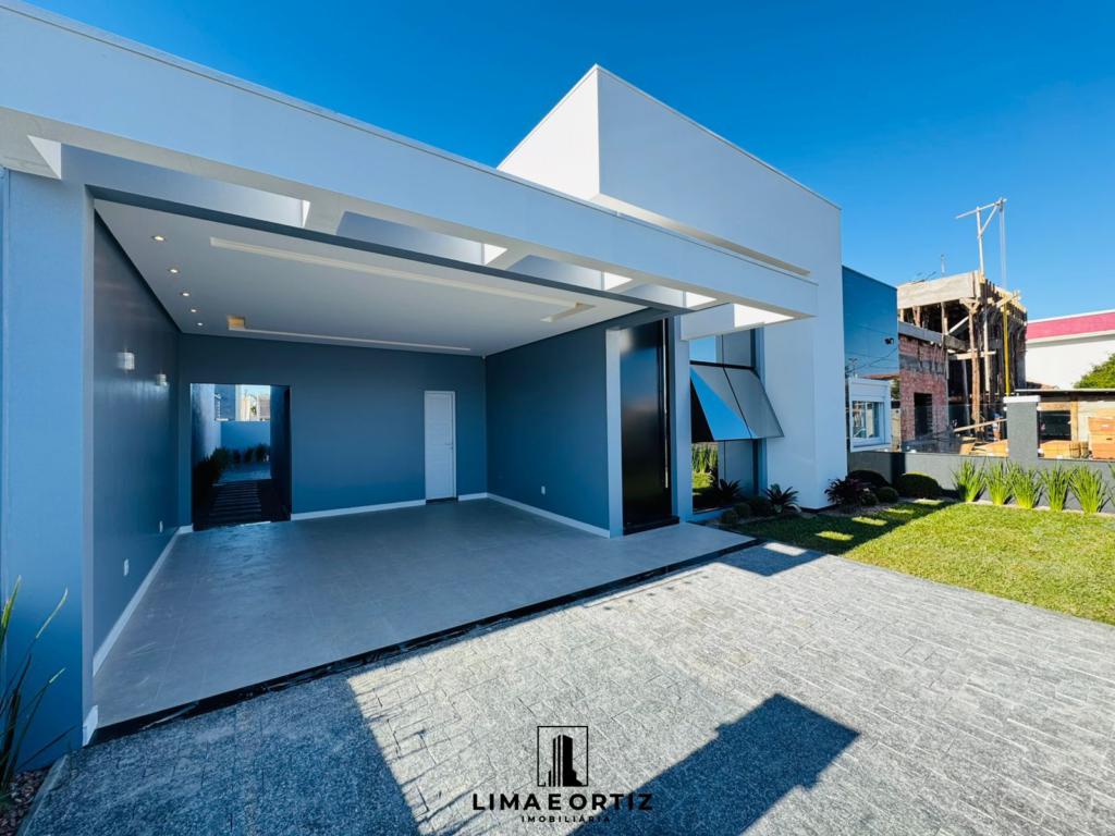 Casa 03 Dormitórios com piscina