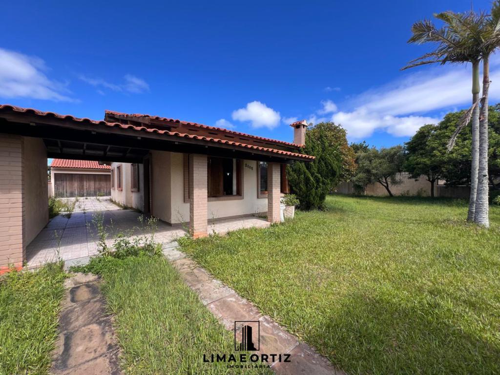 Casa 04 Dormitórios com Piscina