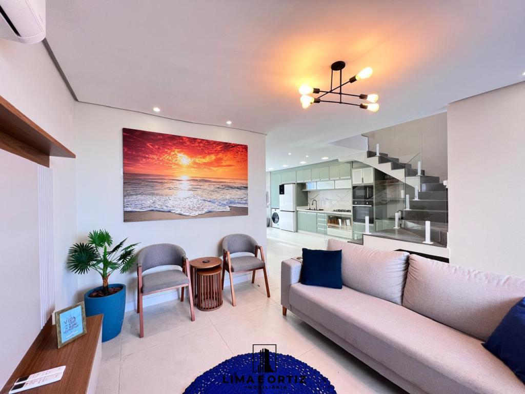 Sobrado 04 Dormitórios