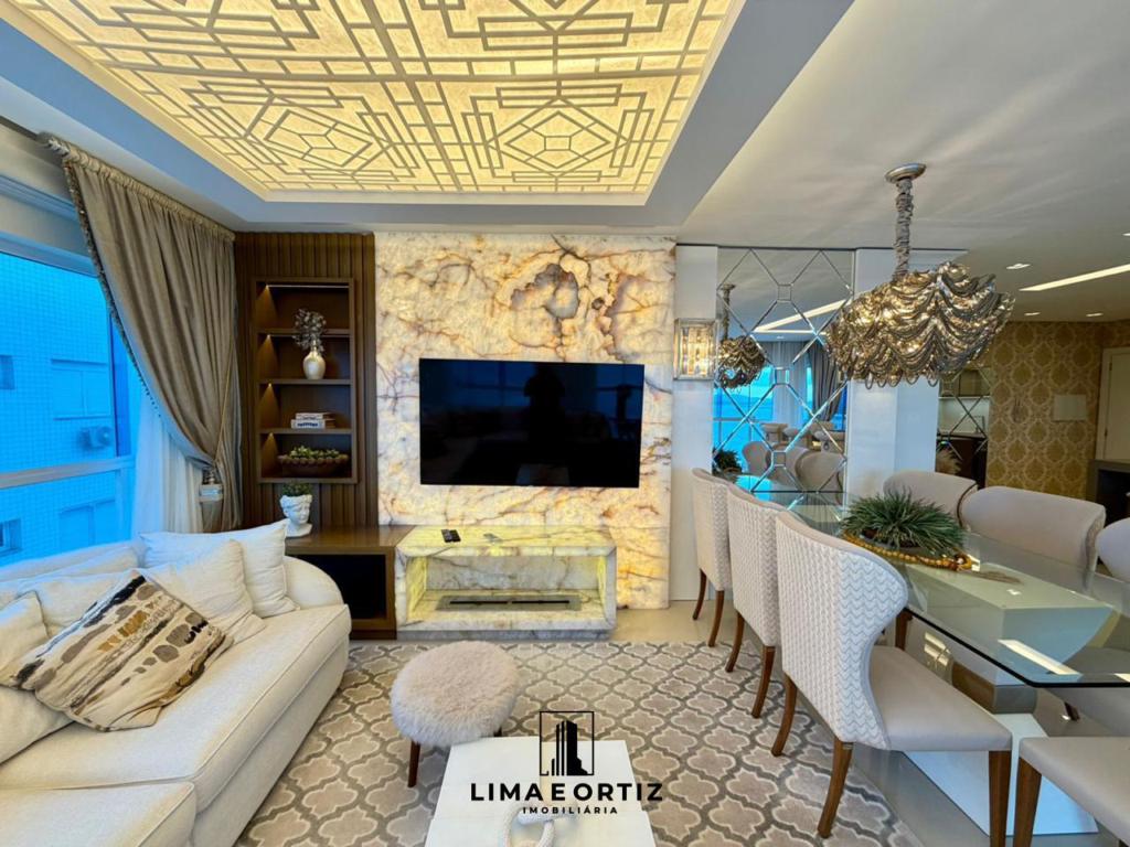 Apartamento 03 Suítes + Lavabo