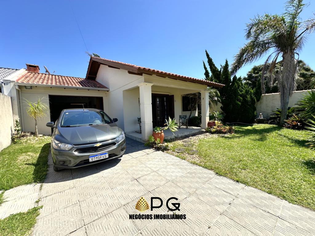 Casa 3 Dormitórios sendo 1 suíte e anexo